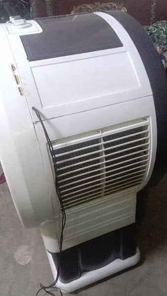 Plastic Air cooler larg size only 1 season used 03054640587 4