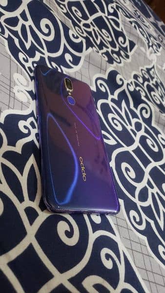 OPPO F11 . . 8/256 . . 10/10 CONDITION 3