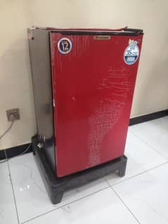 Dawlance Refrigerator (red andbklack) Mini