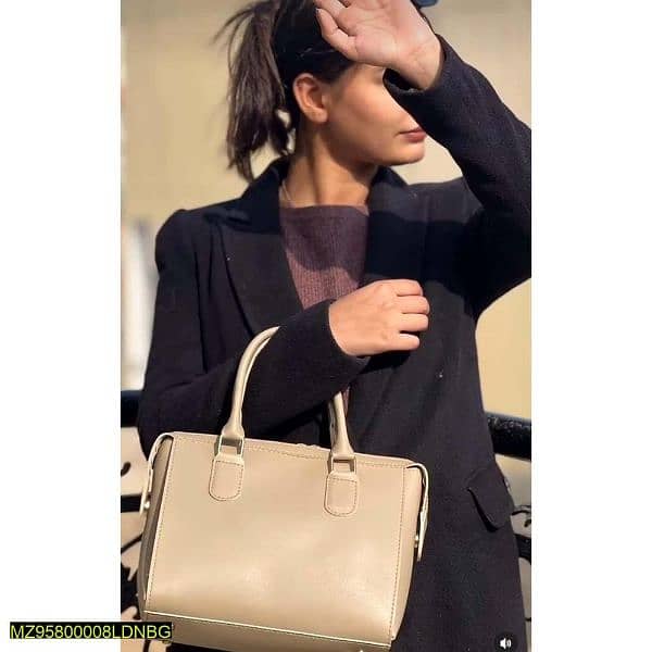 Leather 2 hand very beautiful bag for women. 5