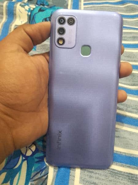 Infinix Hot 11 Play.  Good condition 8/10 1