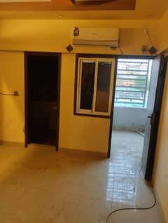 Hyderi executive tower block H 3 bed d d flat for sale 0