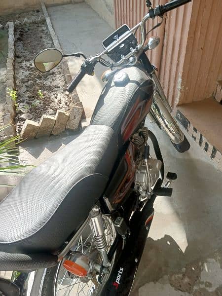 For Sale: 2022 Honda CG125 - Previously Owned by an Army Officer 3