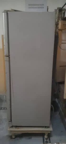 Dowlance fridge for sale 3