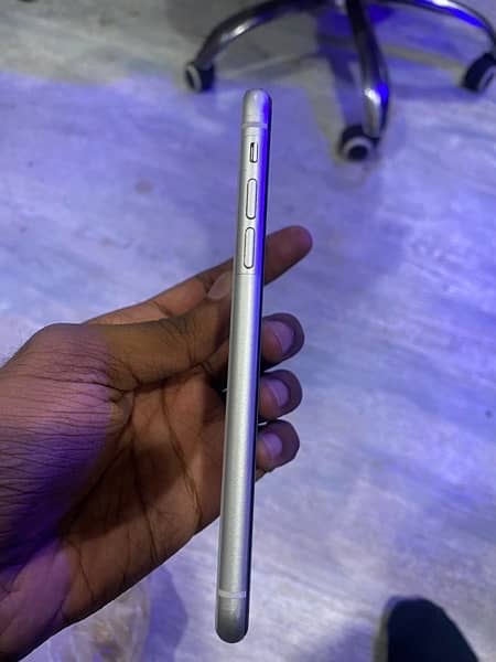 Iphone 11 PTA Approved 5