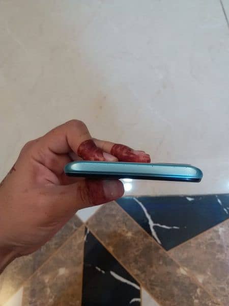 Infinix hot 10 complete box good condition 5