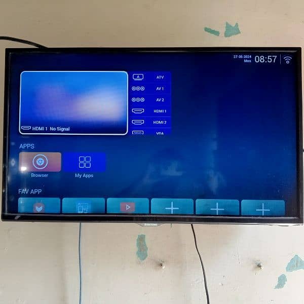 32" LCD for sale in a good condition 2