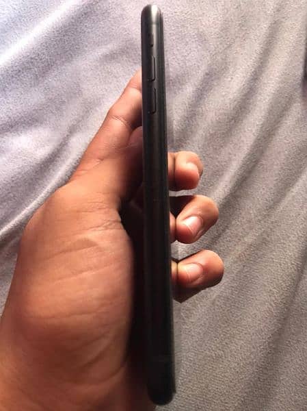 iPhone XR 10 by 10 condition 2 tone  on battery help 92 water pack 0