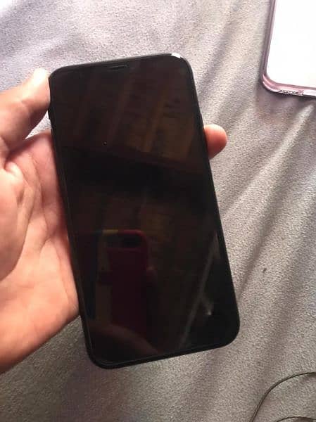 iPhone XR 10 by 10 condition 2 tone  on battery help 92 water pack 2