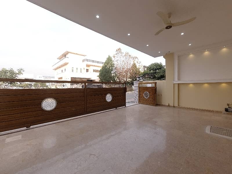 Prime Location 1 Kanal House For sale In DHA Phase 2 - Sector B Islamabad 4