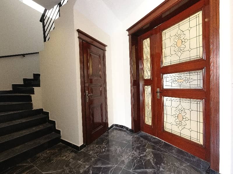 Unoccupied Good Location House Of 10 Marla Is Available For Sale In DHA Defence 6