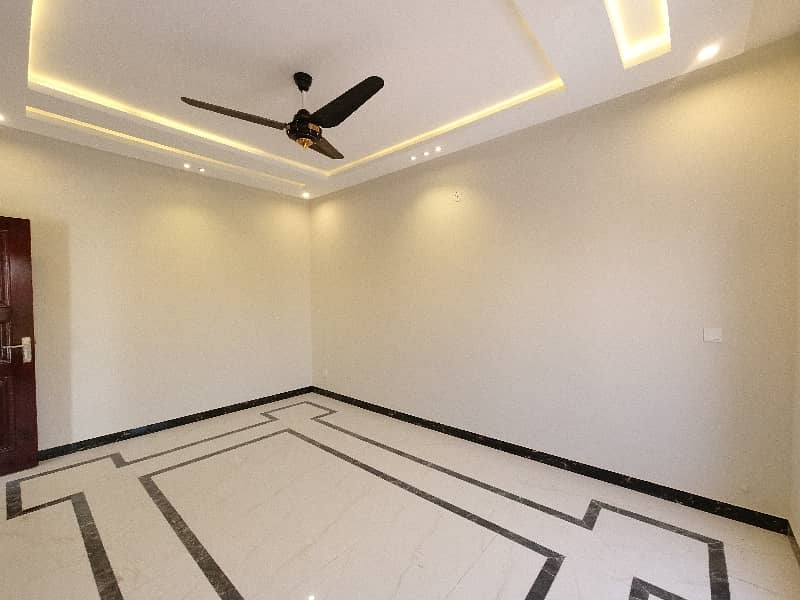 Unoccupied Good Location House Of 10 Marla Is Available For Sale In DHA Defence 25