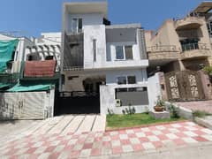 On Excellent Location 5 Marla House In Central DHA Phase 2 - Sector J For sale 0