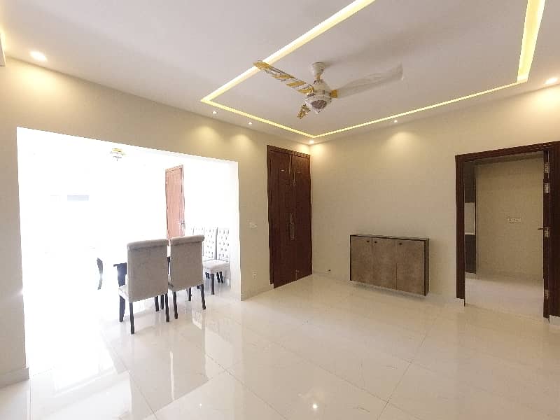 On Excellent Location 5 Marla House In Central DHA Phase 2 - Sector J For sale 9