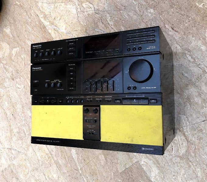 Panasonic amplifier, deck, dack, tape good condition with remote 4