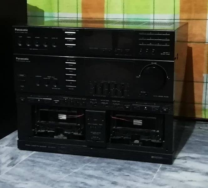 Panasonic amplifier, deck, dack, tape good condition with remote 8