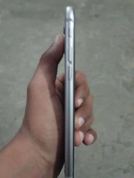 iphone 6 64 gb condition 10 by 10 new piece ha jis ko delivery chai ho 5