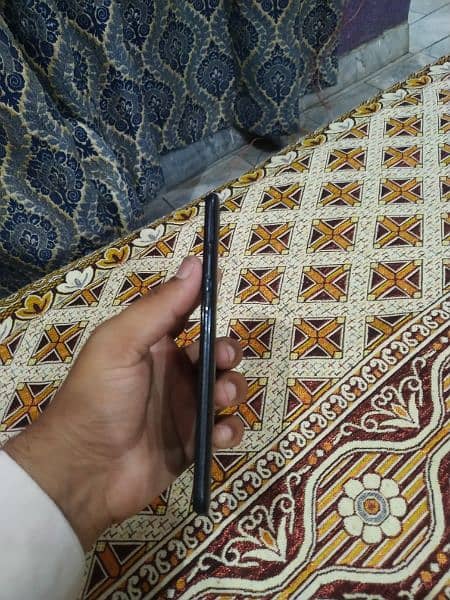 Huawei y9 19 4gb 64gb good condition only mobile 6