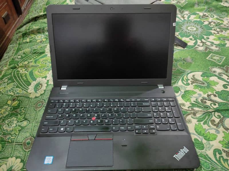 gaming laptop Lenovo Thinkpad e560 8gb ram 256 gb ssb 4