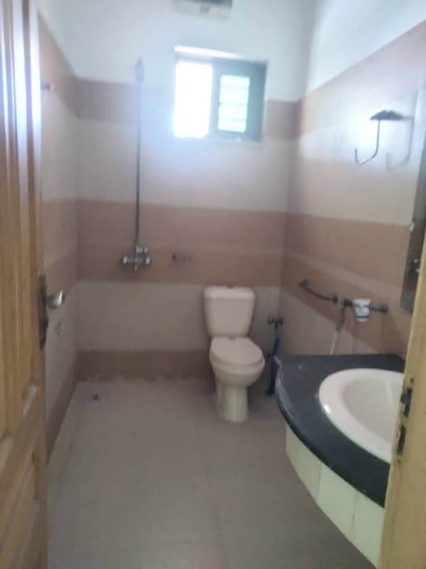 1 Kanal Upper Portion Available. For Rent in G-15 Islamabad. House Size 50*90. 3