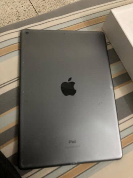 IPad 8 Generation 32gb With Box
Condition 10/7 1