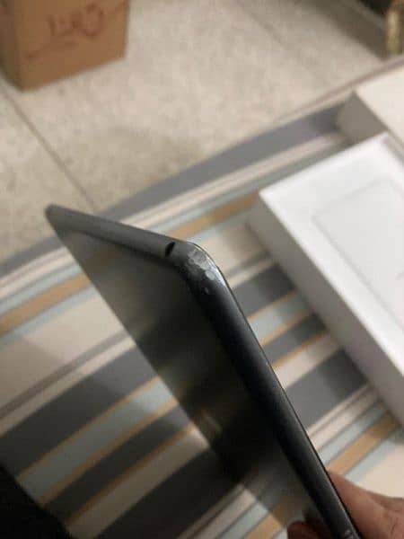 IPad 8 Generation 32gb With Box
Condition 10/7 7