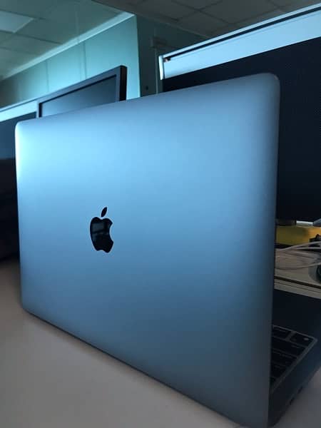 Macbook Pro 2020 M1 13’’ 8/256 1