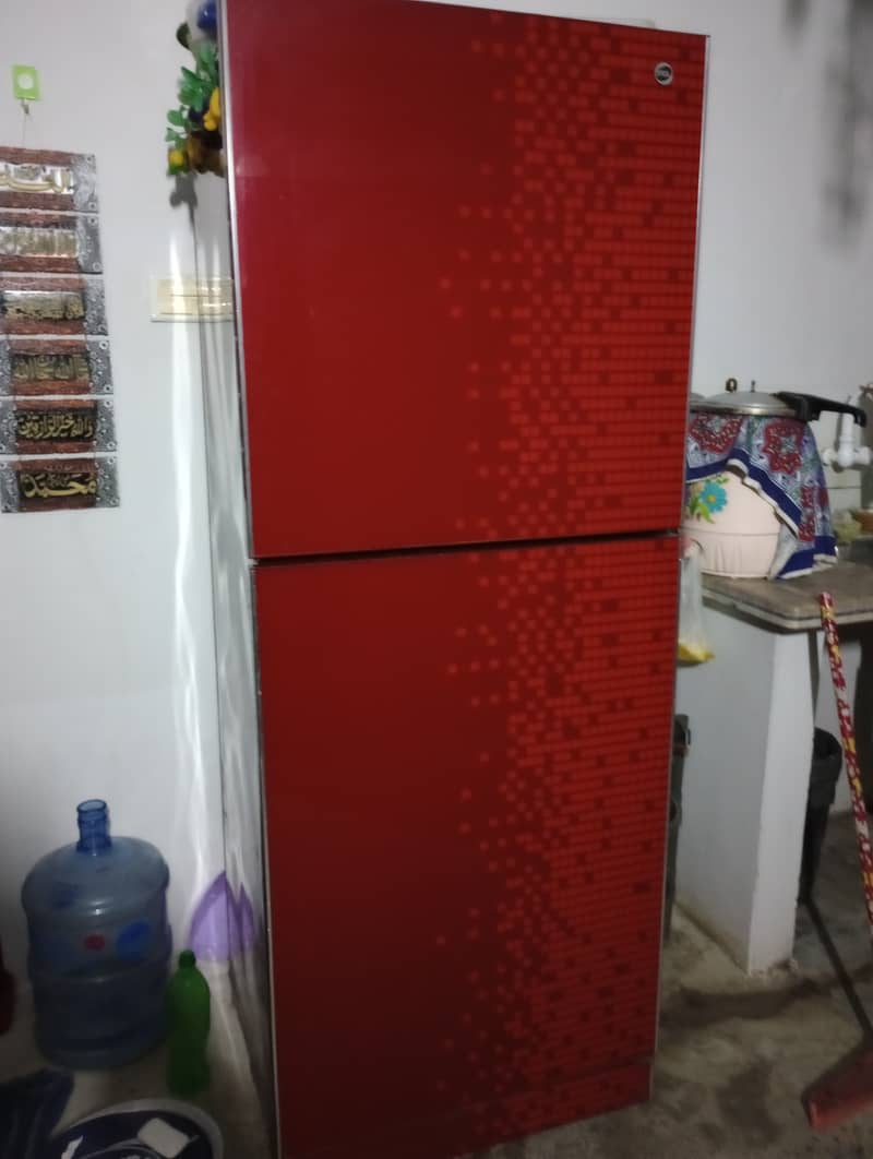 I selling my fridge in good condition 2