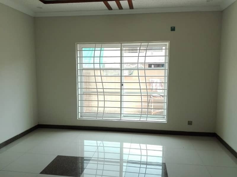 A 1800 Square Feet Upper Portion Located In G-11/1 Is Available For rent 1