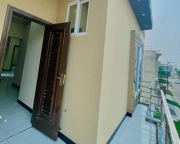 Spacious House Is Available For sale In Ideal Location Of Prime City 12