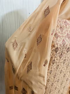 "Elegant Embroidered 3-Piece Unstitched Dress with Dupatta - Premium Q