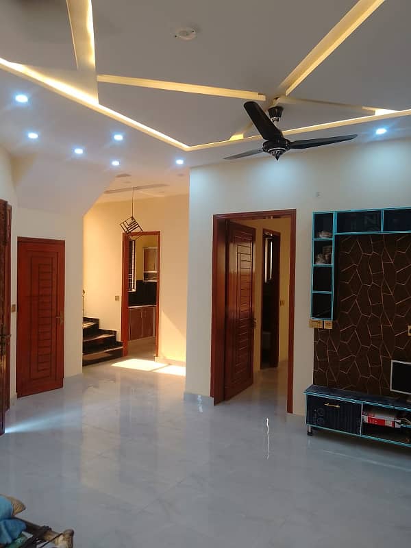 5 MARLA BRAND NEW PRIME LOCATION HOUSE IN DHA 10