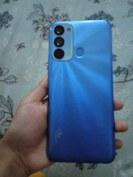 itel vision 3 ( used ) no charger just box . 0