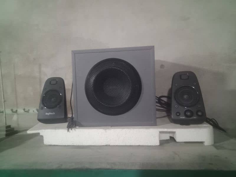 Logitech speaker z625 5