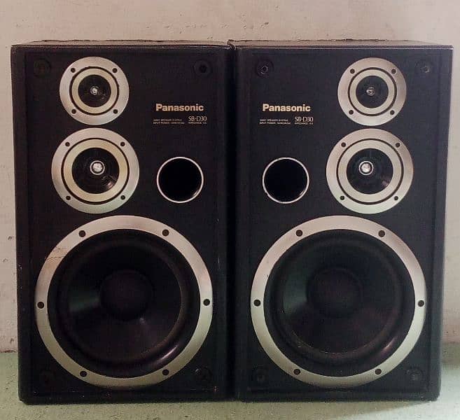 Asalamulikum kisi ko Panasonic speaker model number SB-D30 urgent sale 5
