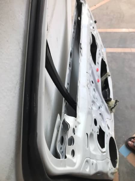 Toyota Vitiz 2019 model Front Right Side Door  & Fender 17
