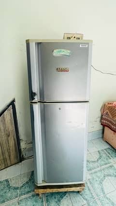 Orient refrigerator full size  in total original condition 0