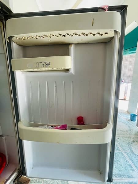 Orient refrigerator full size  in total original condition 6