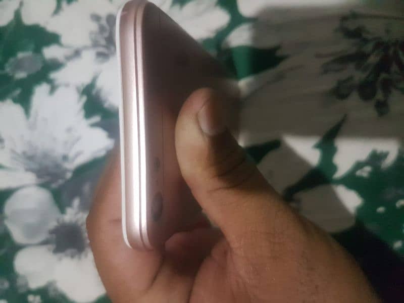 i am selling my oppo A57. . . 5