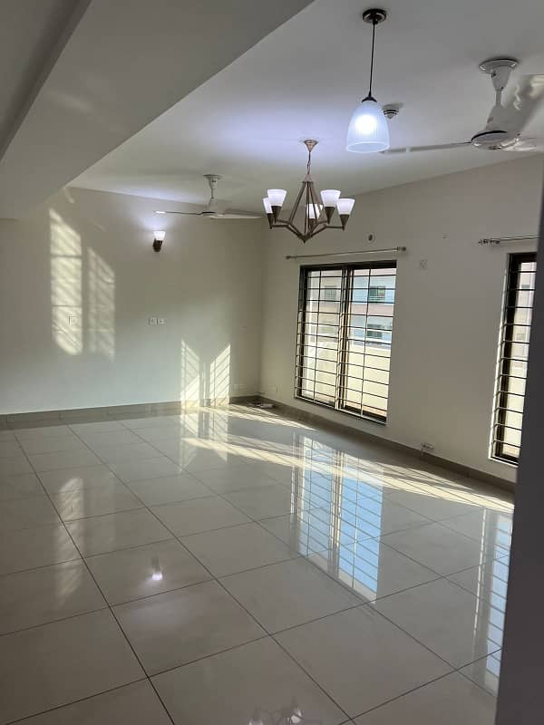 10 Marla 3 Bedroom Apartment Available For Rent In Sector F Askari X 6