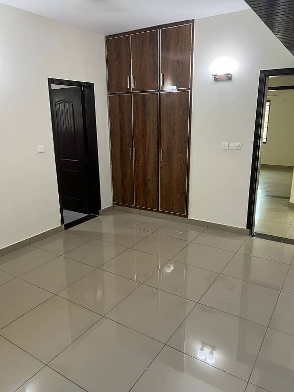 10 Marla 3 Bedroom Apartment Available For Rent In Sector F Askari X 9