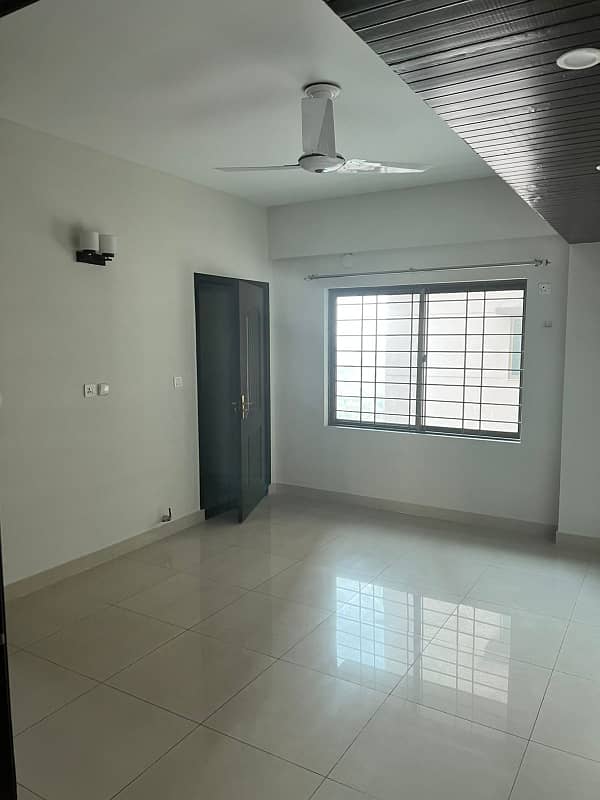 3 BED ROOMS NEW STYLE FLAT FOR RENT WITH ALL LUXURIOUS FACILITIES IN ASKARI 10 SECTOR F. 2