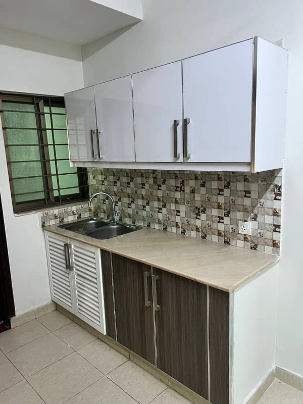 10 MARLA NEW BUILDING APARTMENT AVAILABLE FOR SALE IN ASKARI 10 TOP LOCATION 14