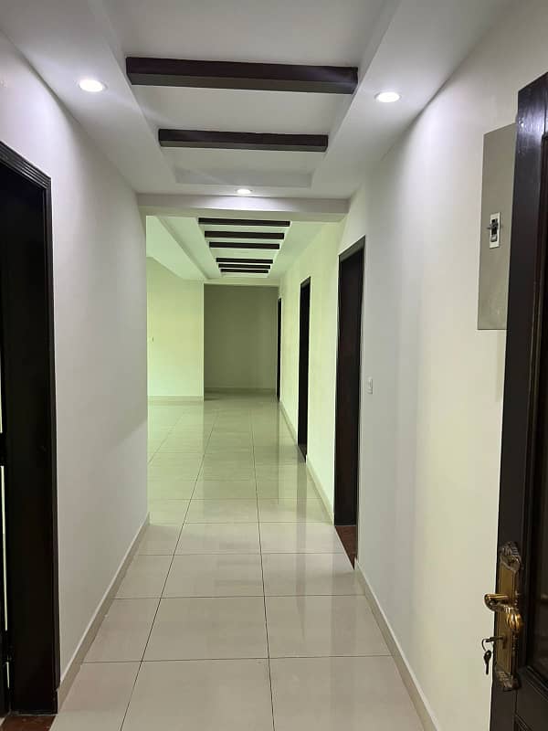 10 MARLA NEW BUILDING APARTMENT AVAILABLE FOR SALE IN ASKARI 10 TOP LOCATION 16