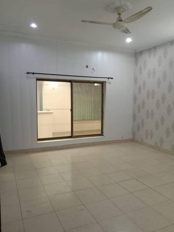 10 MARLA BRAND NEW APAPRTMENT FOR SALE IN ASKARI 10 SECTOR F 0