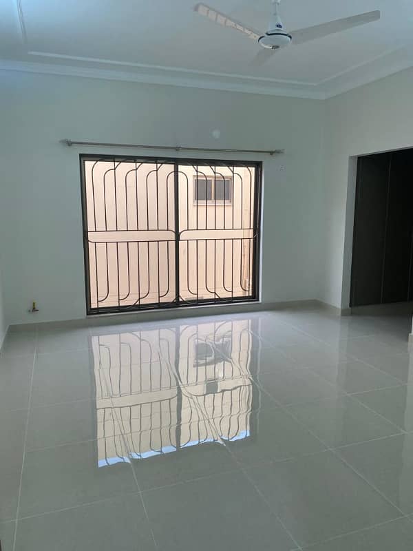 Facing Park 4 Beds Good Looking House For Rent In Sector A Askari 10 14