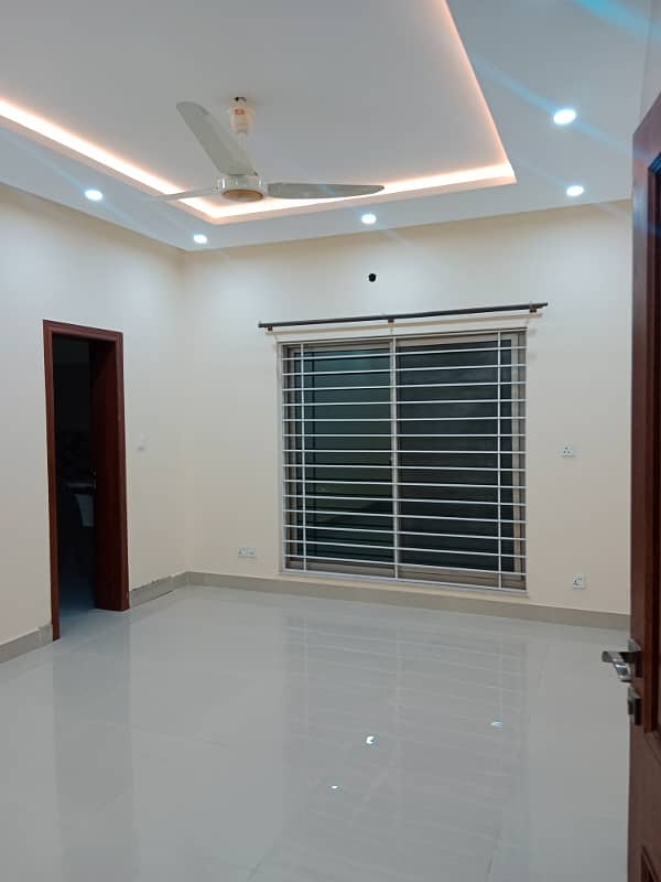 Ground portion available for rent tiles floors 5