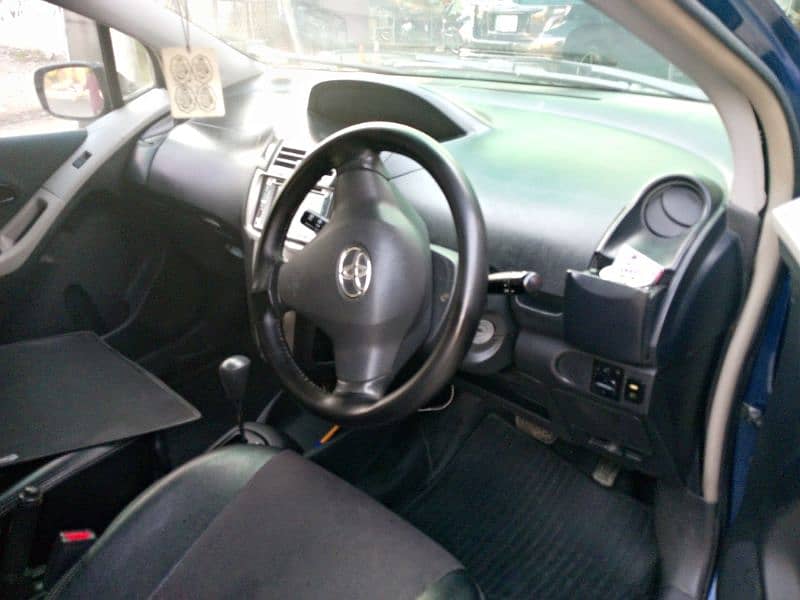 Toyota Vitz 2009 7