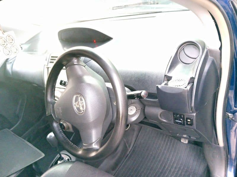 Toyota Vitz 2009 11