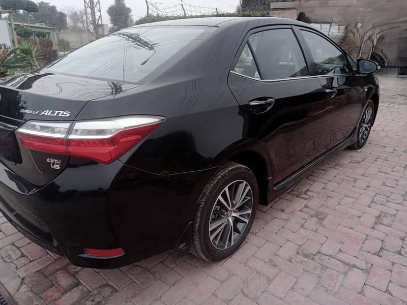 Toyota Corolla Altis Grande CVT-i 1.8 2018 9